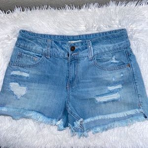 Never Worn light-washed shorts
